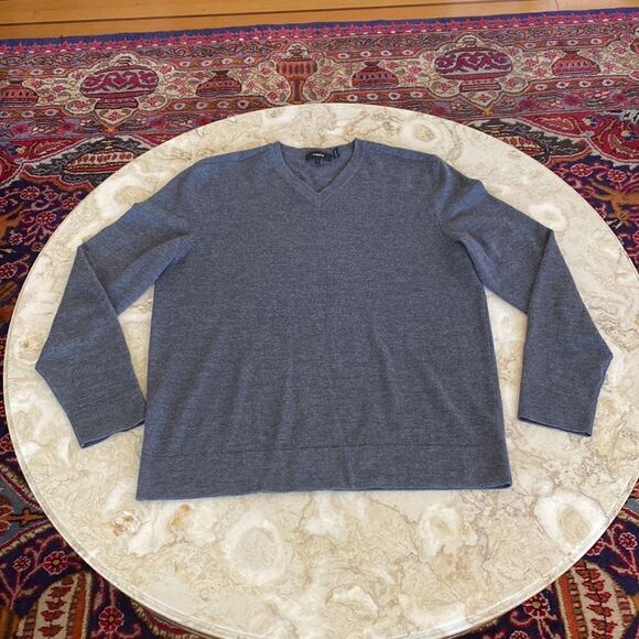 Theory 100% Merino Wool Classic V-Neck Sweater - Picture 8 of 13